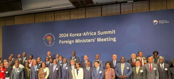 بوريطة يلتقي مع عدد من نظرائه الأفارقة بسيول على هامش الاجتماع الوزاري للقمة الكورية - الافريقية