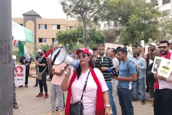 وقفة احتجاجية في الدار البيضاء إثر انتحار أستاذ
