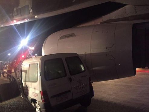 مطار جدة: طائرة سعودية تصطدم بسيارة تابعة للخطوط الملكية المغربية [صور]
