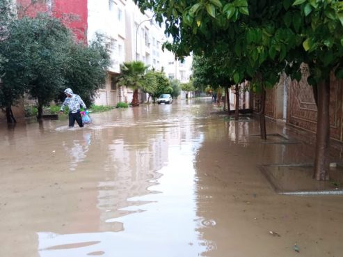 مياه الأمطار تغرق شوارع مدينة فاس