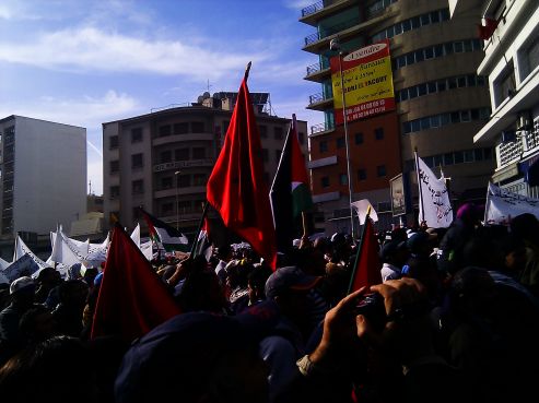 الخلافات السياسية و الإيديولوجية تقسم مسيرة التضامن مع غزة 