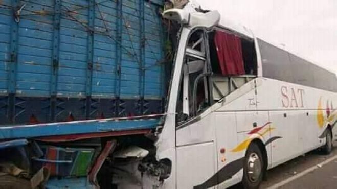 برشيد: وفاة سائق حافلة وإصابة 35 شخص في حادثة سير