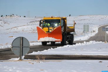 Snow-clearing efforts restore traffic on Targuist-Chakrane road in Al Hoceima province