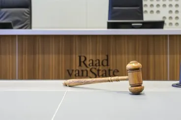 Pays-Bas : Une jurisprudence du Conseil d’Etat accorde l’asile à une mère célibataire marocaine 