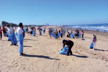 Maroc : Les vacances finies, la plage d’Aïn Diab est une véritable poubelle !