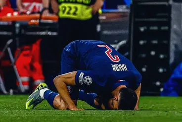 الدولي المغربي  حكيمي يتوج رفقة باريس سان جيرمان بلقب دوري أبطال أوروبا لكرة القدم
