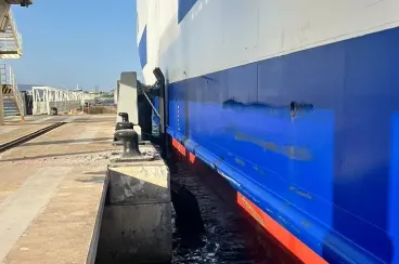 إسبانيا: سلطات ميناء الجزيرة الخضراء تطمئن بشأن عملية العبور بعد اصطدام عبارة